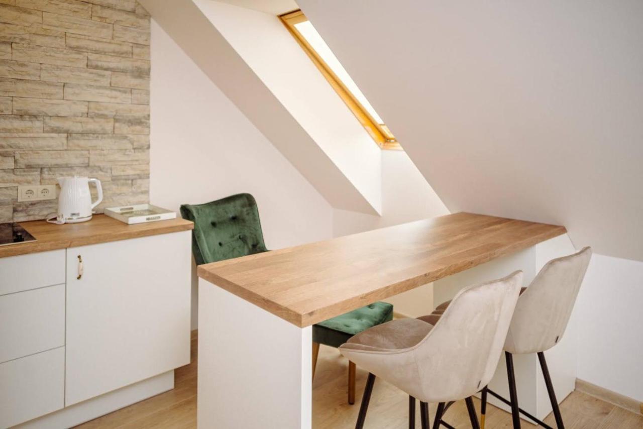 Rbroom Apartment *
